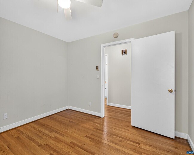 Building Photo - 308 Eastbrook Dr