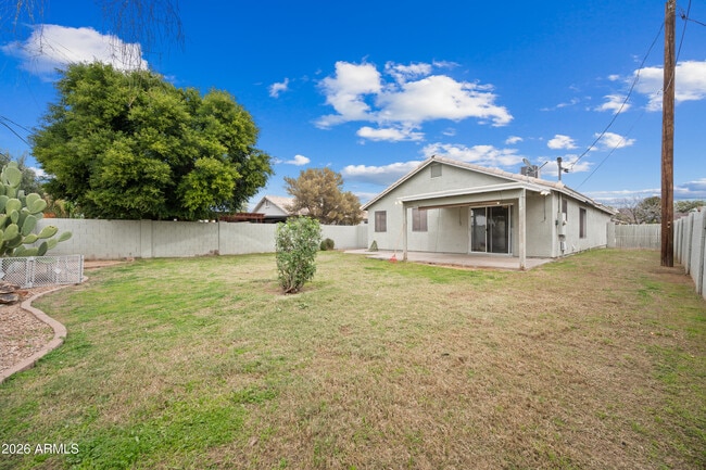 Building Photo - 4032 N 14th Pl