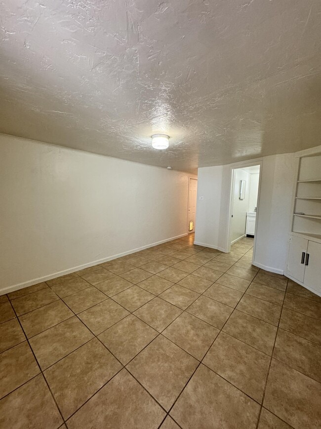 Building Photo - 2014 N 16th Ave