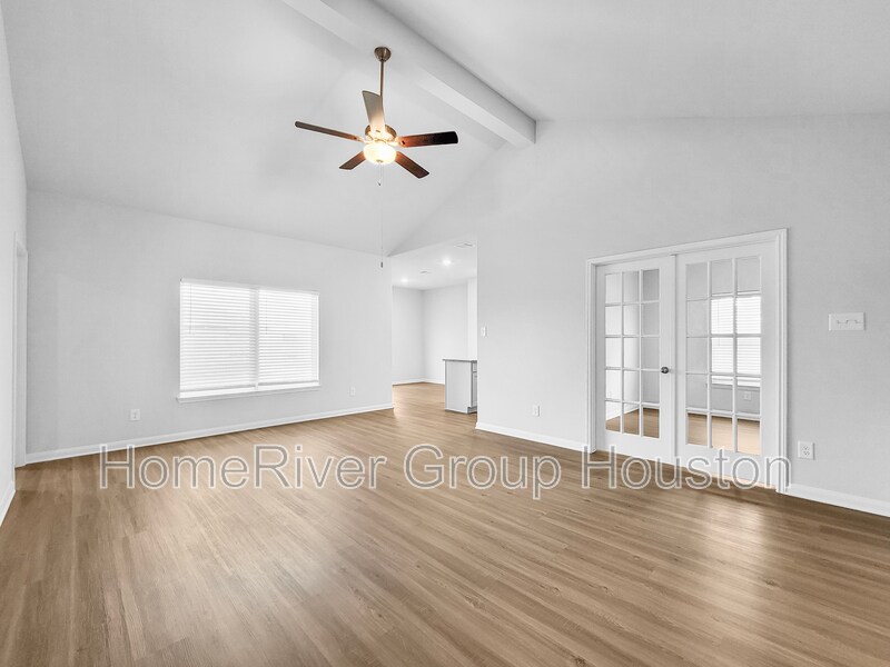 Building Photo - 313 Kim Ln