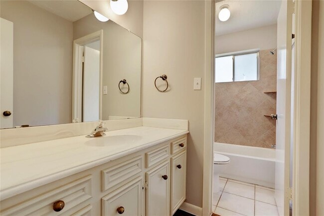 Building Photo - 25703 Pepper Ridge Ln