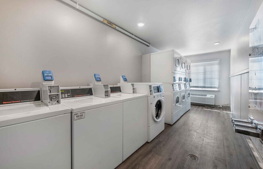 Building Photo - Furnished Studio-Orlando - Sanford - Airport