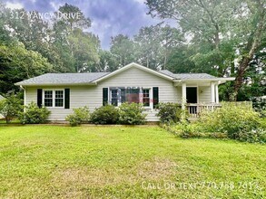 Building Photo - 312 Yancy Dr SE