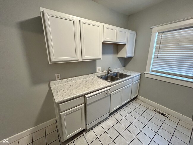 Building Photo - 2821 N New Jersey St