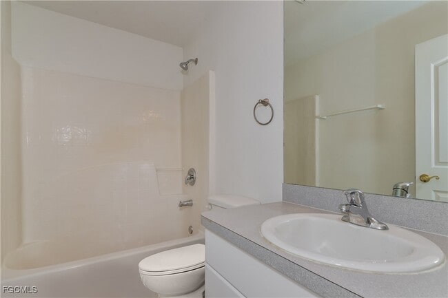 Building Photo - 3259 Toluca Terrace