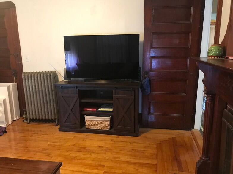 Building Photo - 31 Church St