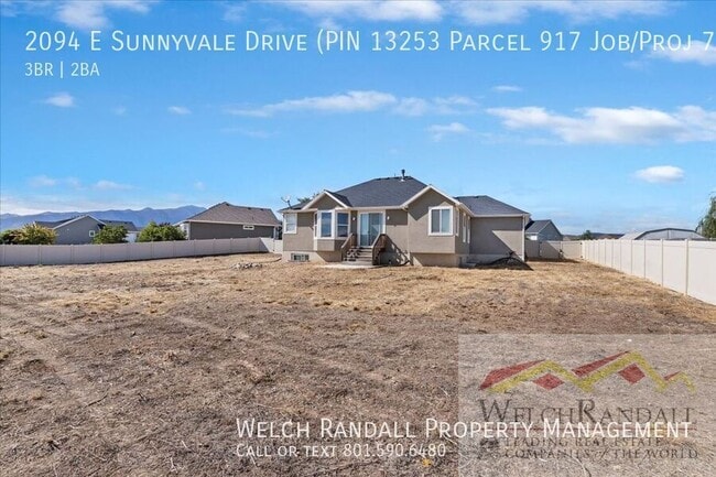 Building Photo - 2094 E Sunnyvale Dr