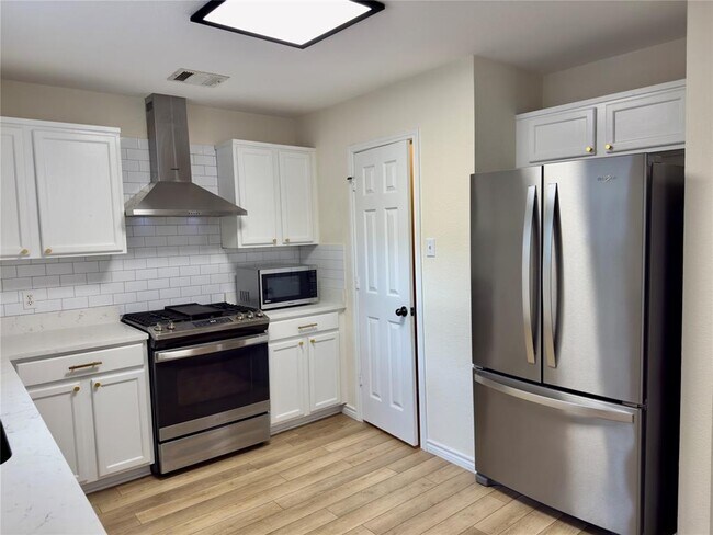 Building Photo - 11505 Bruce Jenner Ln