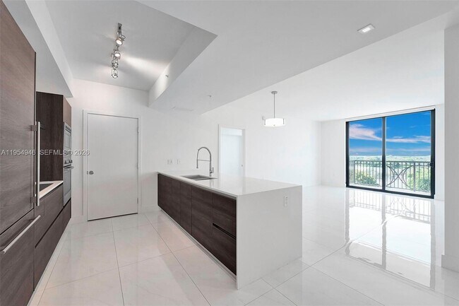 Building Photo - 301 Altara Ave