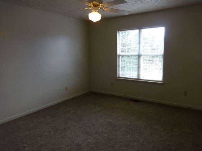 Building Photo - 953 Pedro Dr