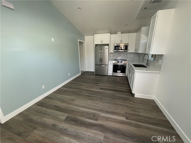 Building Photo - 10837 Fellows Ave