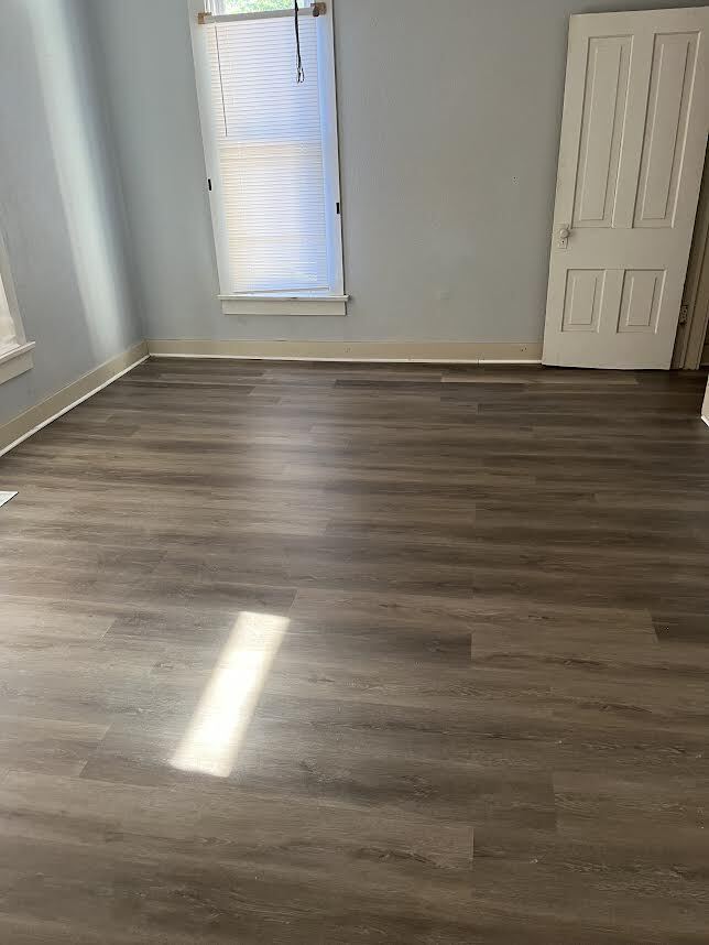 Building Photo - 1102 N Elm St