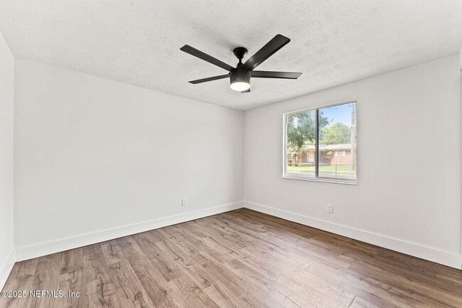 Building Photo - 2348 Sherrington St