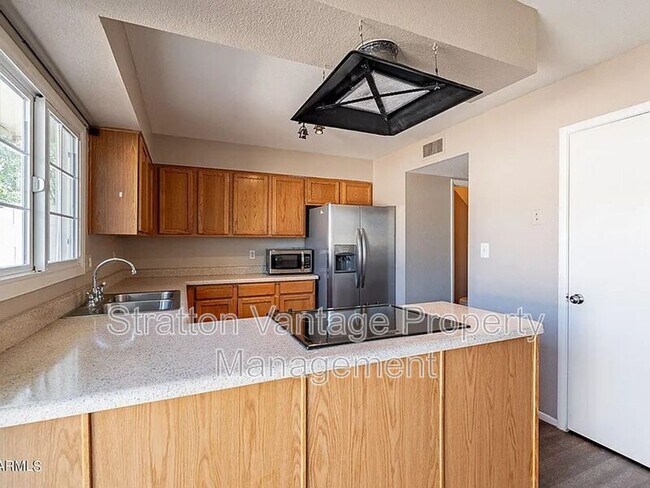 Building Photo - 6526 S McAllister Ave