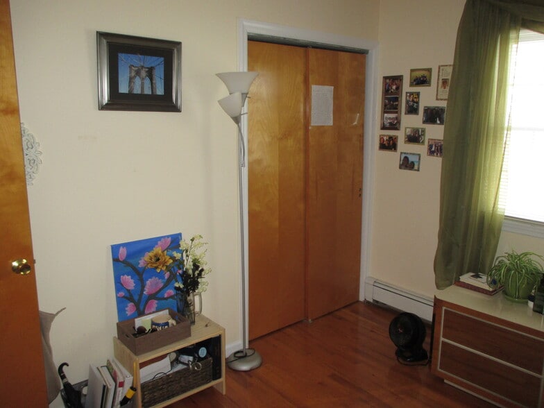 Building Photo - 14 Westview Ave