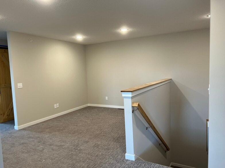 Loft/Den room - 7766 Lachman Ave NE