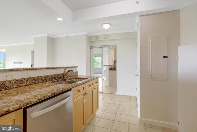 Building Photo - 3101 N Hampton Dr