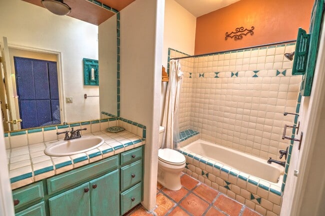 Building Photo - Single Story Foothills Home with Brand New Carpet in all Bedrooms!