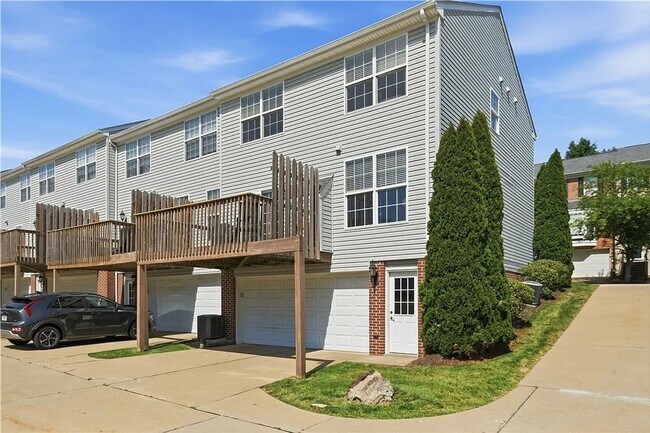 Building Photo - 10565 Cherry Grove Ct