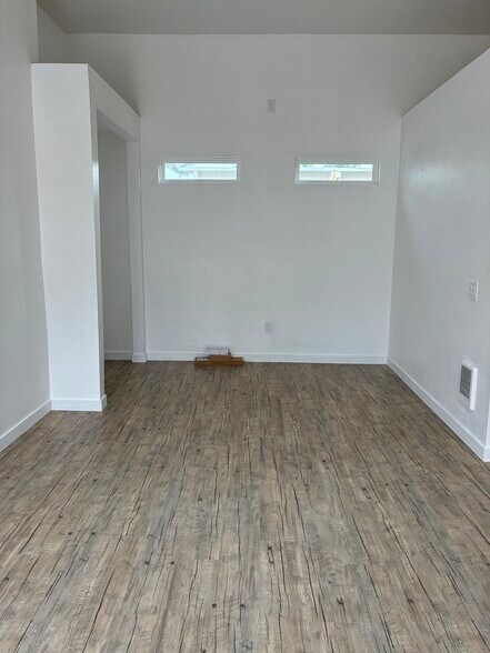 Building Photo - 1327 Hygeia Ave