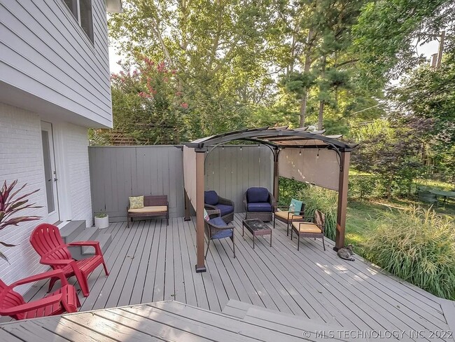 Building Photo - Midtown home for rent, 5 bed 3 full baths