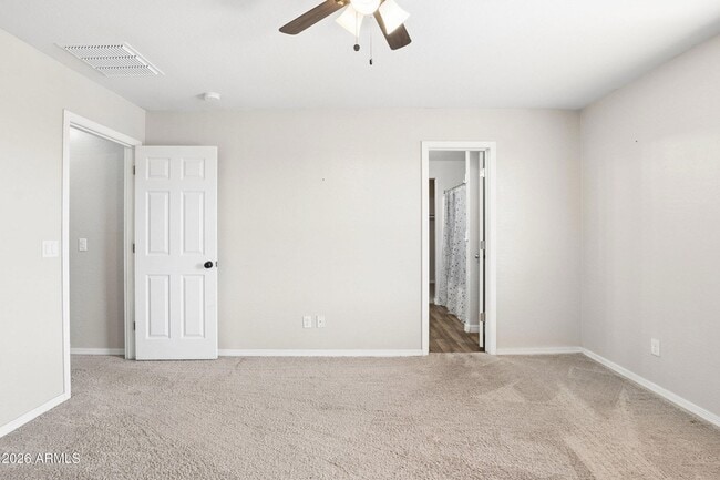 Building Photo - 1748 N Logan Ln