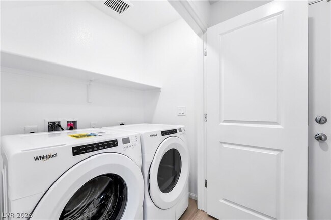 Building Photo - 351 Cymbal Pl