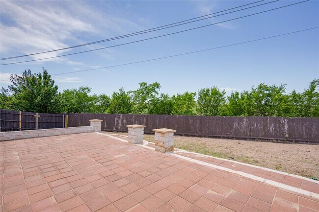 Building Photo - 5701 Cass Ct