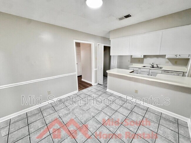 Building Photo - 7312 Country Side Rd