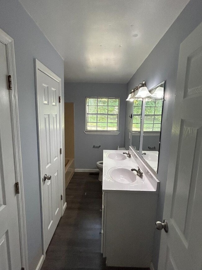 Building Photo - 464 Apache Trail NW