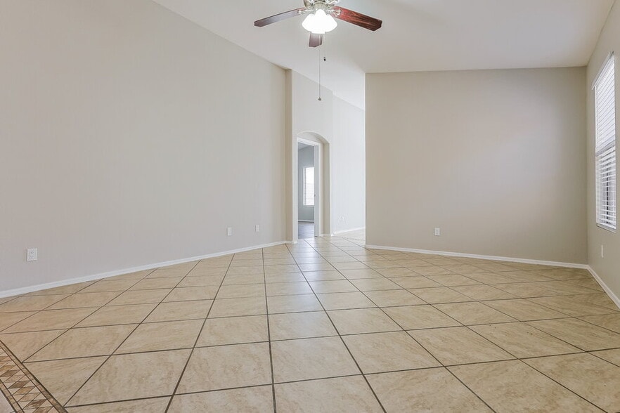 Building Photo - 10857 E Arcadia Ave