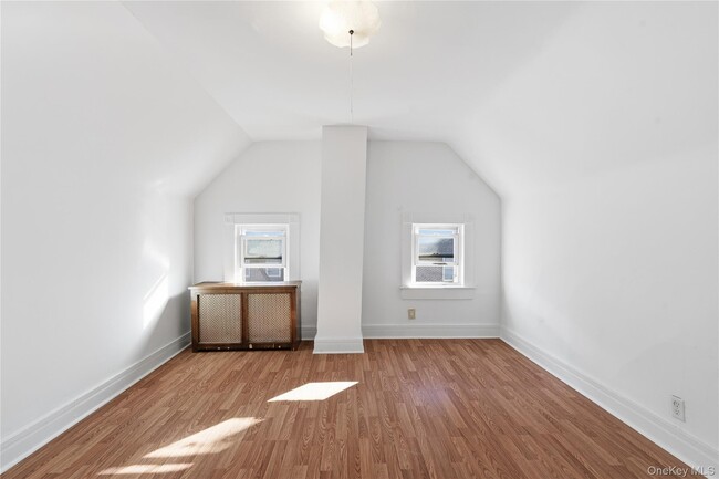 Building Photo - 226 Fourth Ave