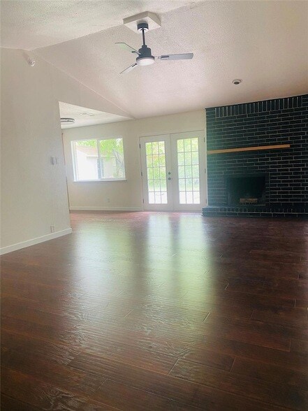 Building Photo - 2104 Beta Cir