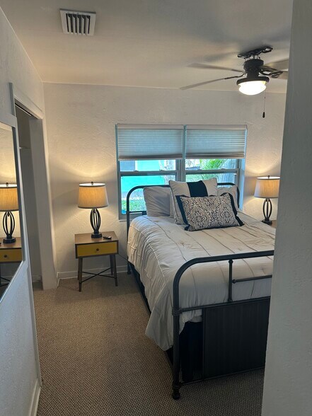 Building Photo - 412 73rd Ave