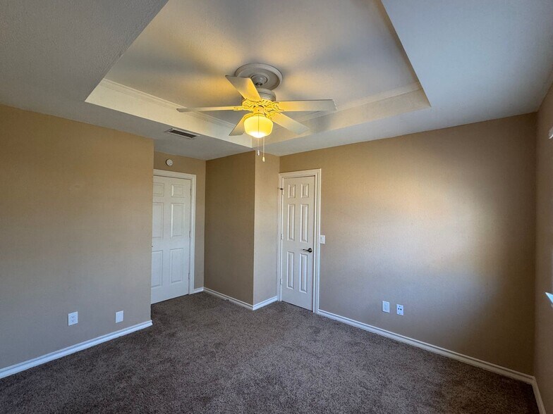 Building Photo - 3205 Ridge Cir