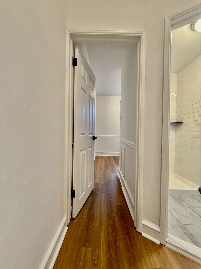 Building Photo - Just RENOVATED open floorplan 3 BED/1 BA H...