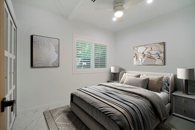 Building Photo - 4230 Van Nuys Blvd