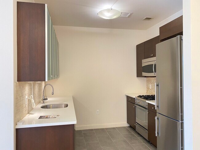 Building Photo - 25 McWilliams Pl