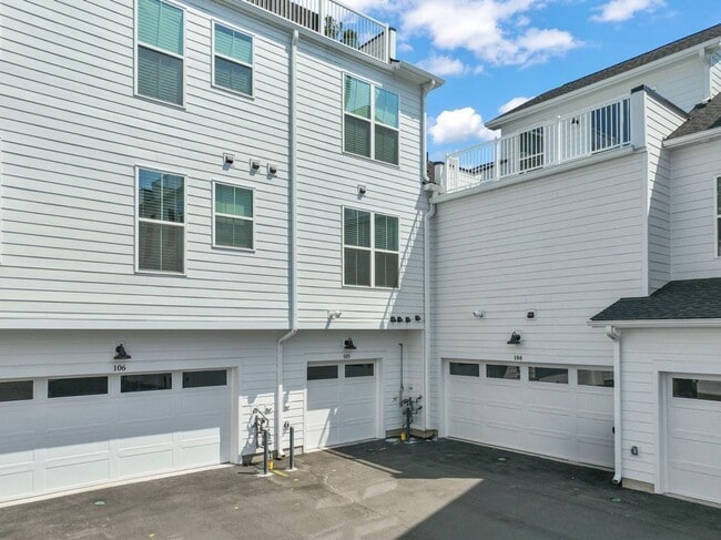 Building Photo - Modern, Spacious 2 Bed Townhome, Brier Creek Country Club, Golf course views!