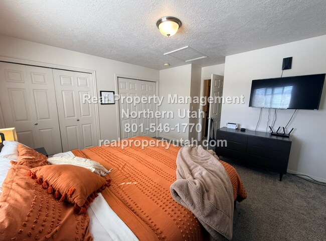 Building Photo - Cute 2 Bedroom Townhome in South Ogden Available