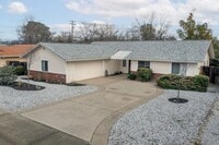 Building Photo - 3-bedroom, 2-bathroom home in great neighborhood!