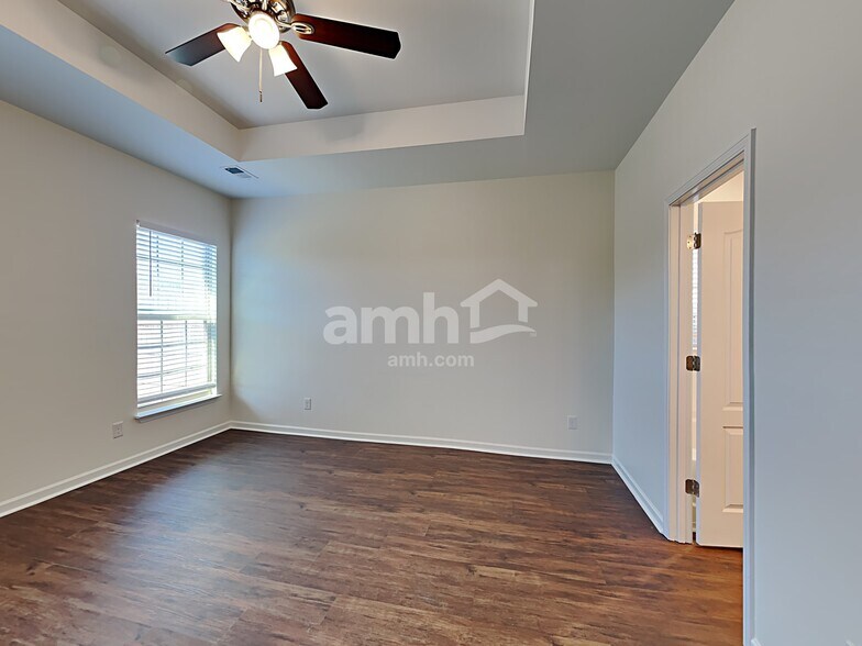 Building Photo - 153 Caledonia Dr