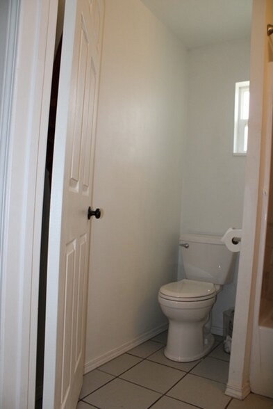 Building Photo - 84 W Main St