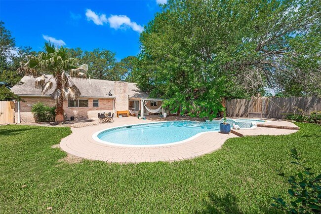 Building Photo - 8018 Zimmermann Dr