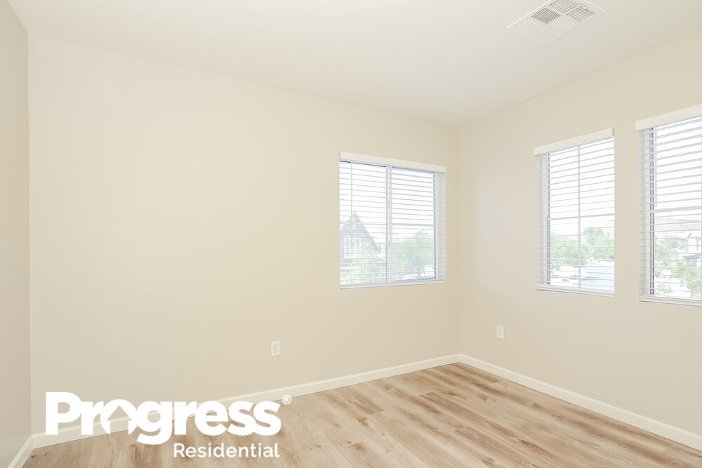 Building Photo - 34929 N 30th Dr