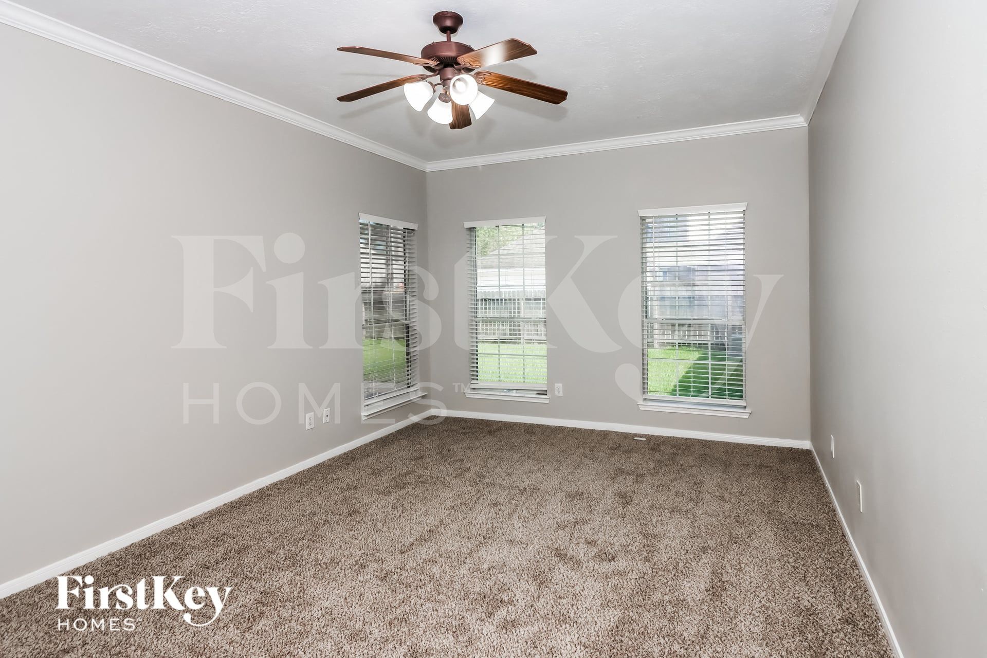 Building Photo - 2540 Pelican Dr