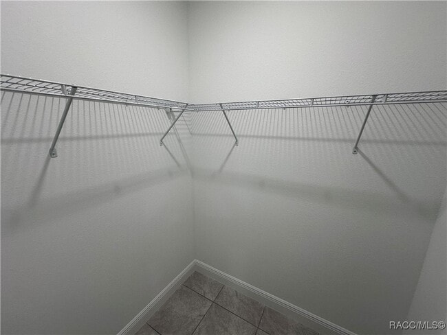 Building Photo - 7145 N Heritage Dr