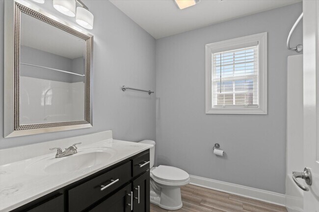 Building Photo - Immaculate 4 Bedroom Home Between Athens a...