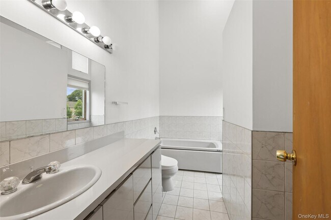 Building Photo - 185 Inlet Ln
