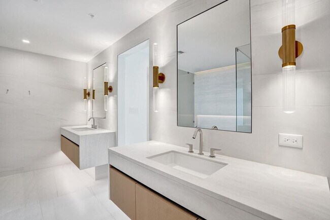 Building Photo - 900 N Ocean Blvd